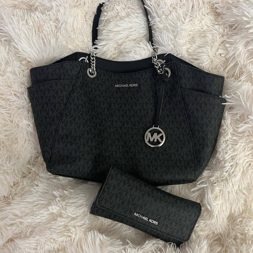 Michael Kors purse and matching wallet